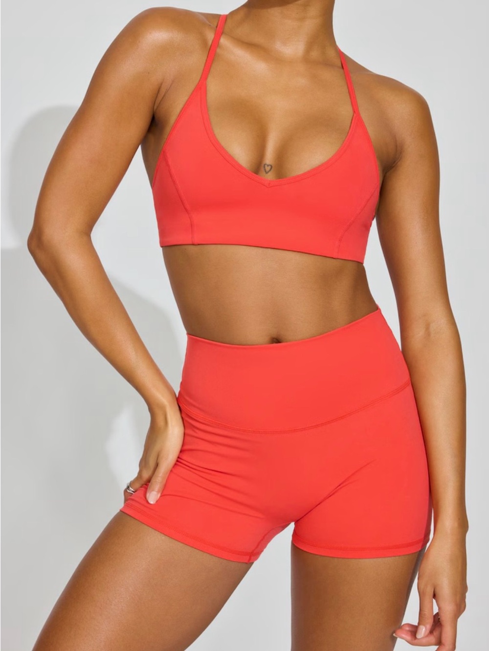 GARAGE BRIGHT ORANGE WORKOUT SET IN SIZE MEIDUM